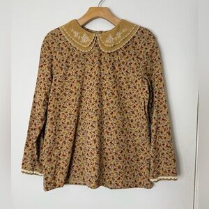 Nice Claup Japan vintage Y2K tan floral long sleeve corduroy collared top. M